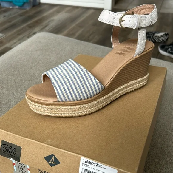 NIB women’s Sperry nine - Picture 1 of 5